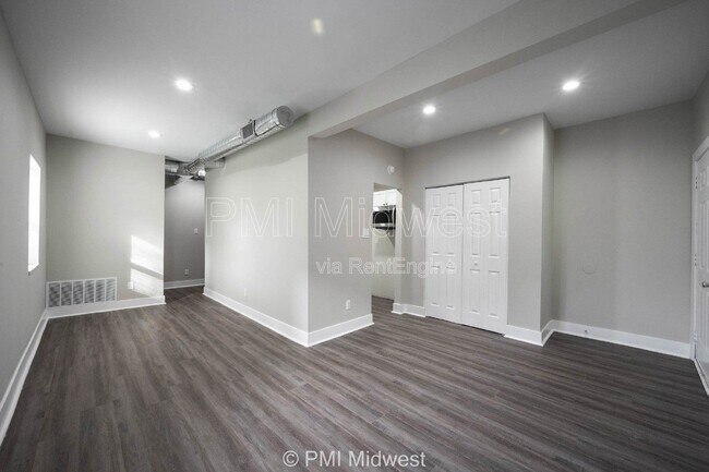 2060 N Delaware St, Unit Apt 3 in Indianapolis, IN - Building Photo - Building Photo