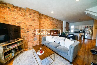 216 Hemenway St, Unit 1 in Boston, MA - Building Photo - Building Photo