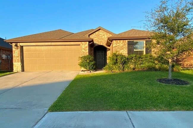 property at 3935 Country Club Dr
