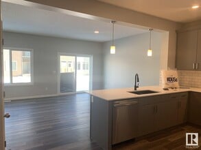 9871-9226 226 St NW in Edmonton, AB - Building Photo - Building Photo