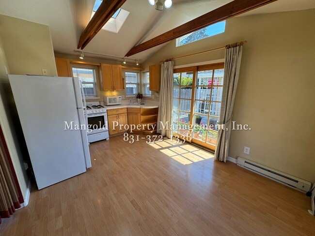 251 Palo Verde Ave in Monterey, CA - Building Photo - Building Photo