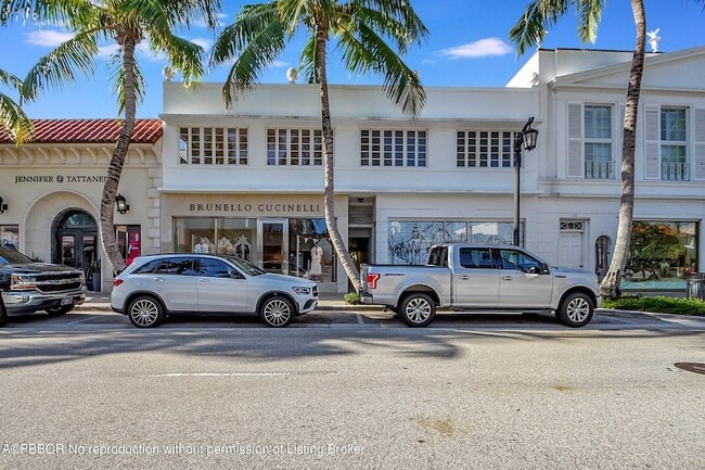 218 Worth Ave in Palm Beach, FL - Foto de edificio - Building Photo