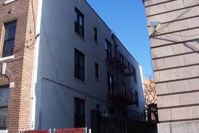 14 Scott A Gadell Pl in Far Rockaway, NY - Building Photo - Building Photo