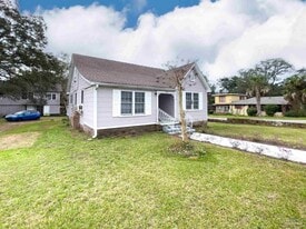 2615 W Jackson St in Pensacola, FL - Building Photo