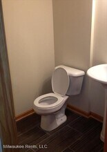 1652 N Warren Ave in Milwaukee, WI - Foto de edificio - Building Photo