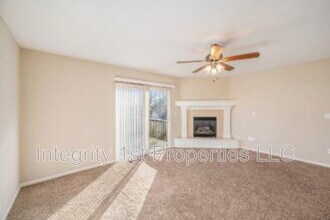 8887 N Helena Dr in Kansas City, MO - Building Photo - Building Photo