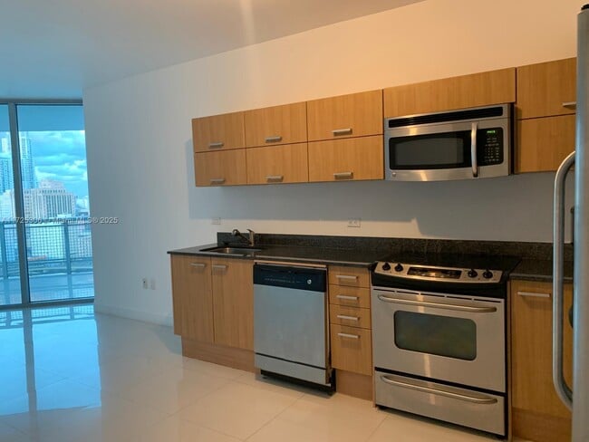 350 S Miami Ave, Unit 2111 in Miami, FL - Building Photo - Building Photo