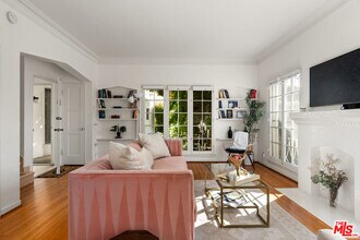 6065 Scenic Ave in Los Angeles, CA - Building Photo - Building Photo