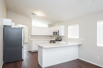 7032 Village Shore Ct in Las Vegas, NV - Building Photo - Building Photo