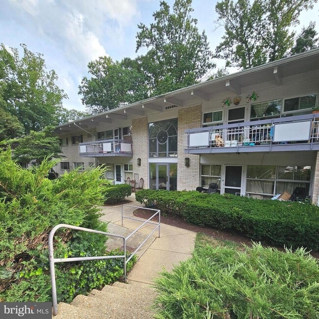 property at 7723 Donnybrook Ct