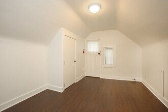 7 Harvard Ave in Toronto, ON - Building Photo - Building Photo