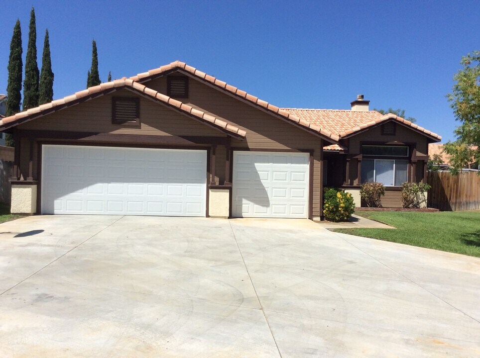 39431 Obsidian Ct, Unit 7082 in Palmdale, CA - Foto de edificio
