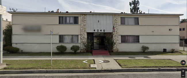 4240 S Figueroa St in Los Angeles, CA - Foto de edificio - Primary Photo