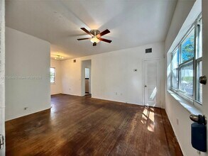 1536 Michigan Ave in Miami Beach, FL - Building Photo - Building Photo