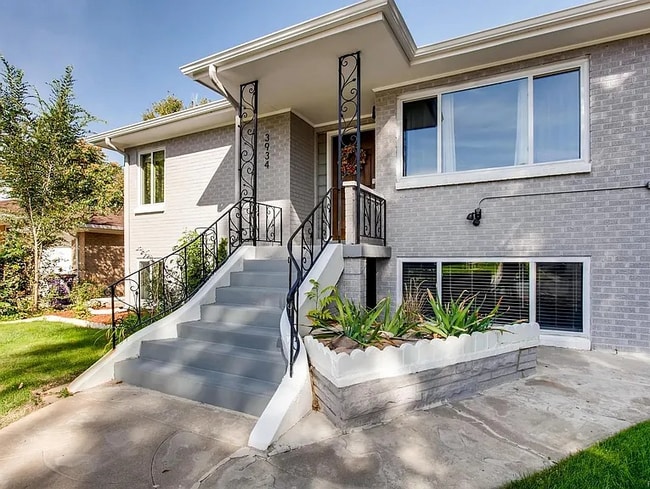 property at 3934 Clay St