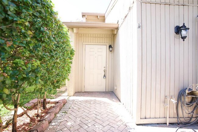 2125 SW 81st Ave in Davie, FL - Building Photo - Building Photo