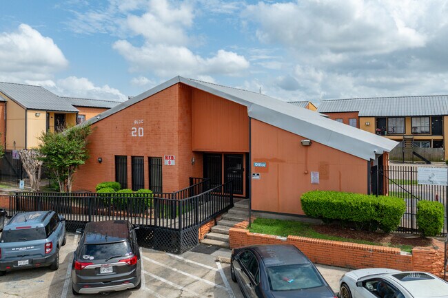 Bellfort Village in Houston, TX - Building Photo - Building Photo