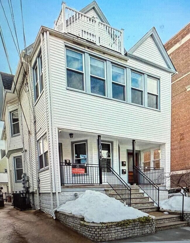 43 Liberty Pl in Weehawken, NJ - Building Photo - Building Photo