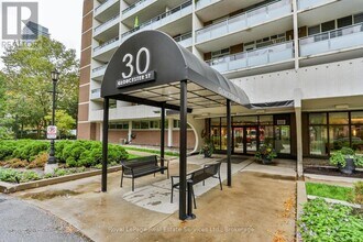 30 Gloucester St in Toronto, ON - Building Photo - Building Photo