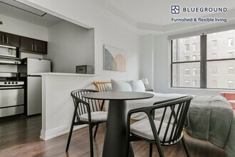 200 E Chestnut St in Chicago, IL - Building Photo - Building Photo
