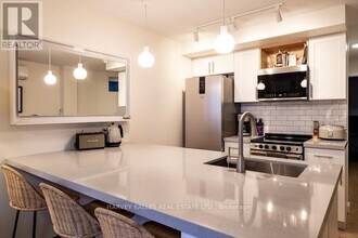 11 Prince Rupert Ave in Toronto, ON - Building Photo - Building Photo