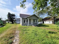 605 N Avenue A in Freeport, TX - Foto de edificio - Building Photo