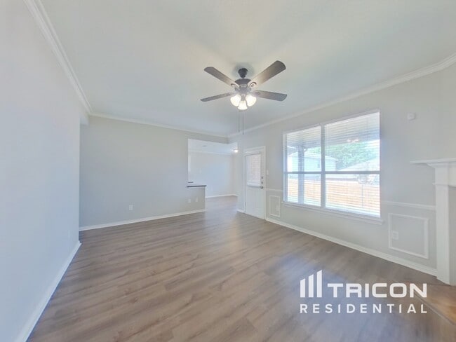 2008 Wahoo Dr in Mansfield, TX - Foto de edificio - Building Photo