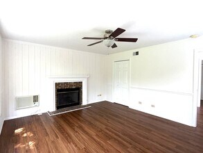 606 S 3rd St in West Dundee, IL - Building Photo - Building Photo