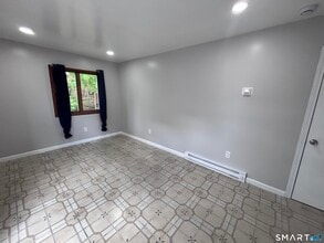 409 Oak Ave in Torrington, CT - Building Photo - Building Photo