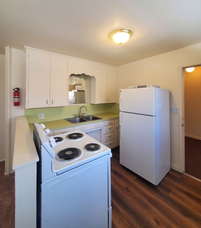 1301 S 52nd St in Tacoma, WA - Foto de edificio - Building Photo