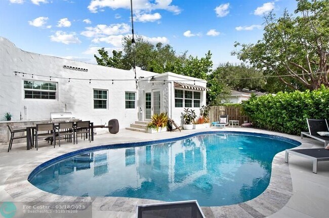 property at 615 SE 11th Ave