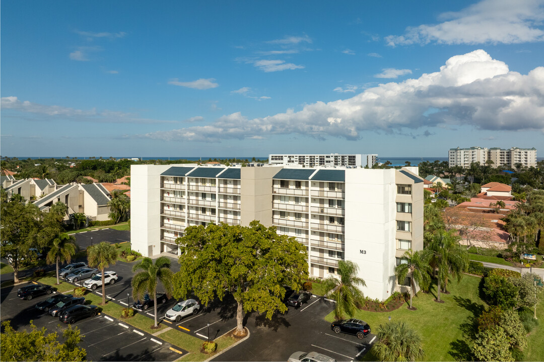 Jupiter Ocean & Racquet Club in Jupiter, FL - Building Photo