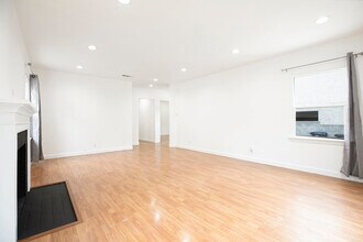 543 Glenwood Rd in Glendale, CA - Building Photo - Building Photo