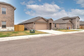 1330 Trent Pk Ln in Corpus Christi, TX - Building Photo - Building Photo