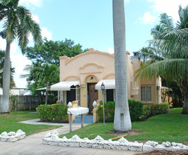 208 S K St in Lake Worth, FL - Foto de edificio - Building Photo