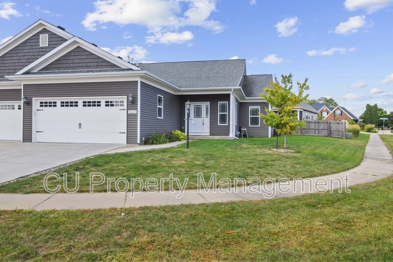 3003 E Stillwater Landing in Urbana, IL - Building Photo