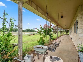 17645 Hwy 6 in Navasota, TX - Building Photo - Building Photo
