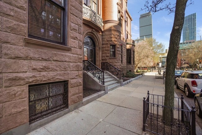 17 Gloucester St in Boston, MA - Building Photo - Building Photo