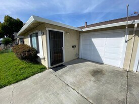 705-709 E St in Union City, CA - Building Photo