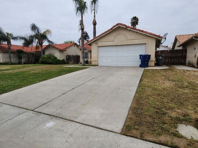 5515 Sugar Pine Dr in Bakersfield, CA - Building Photo - Building Photo