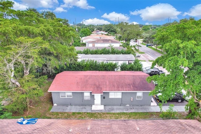746 SW 4th St in Dania Beach, FL - Building Photo - Building Photo