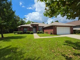 1665 Village Pkwy in Gulf Breeze, FL - Building Photo