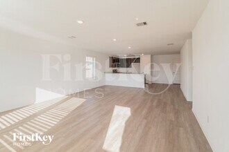 453 Maple Bnd Ln in La Marque, TX - Building Photo - Building Photo