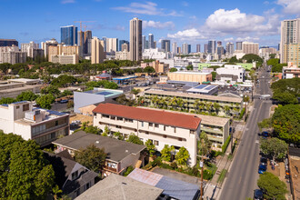 1635 Young St in Honolulu, HI - Building Photo - Building Photo