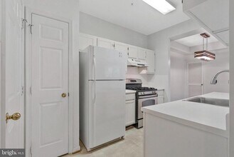 46580 Drysdale Terrace in Cascades, VA - Building Photo - Building Photo