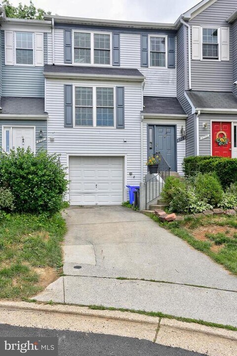 4723 Leyden Way in Ellicott City, MD - Building Photo