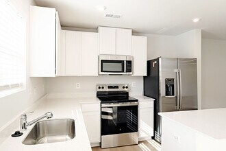 34 Grayson Village Dr in Barboursville, VA - Building Photo - Building Photo