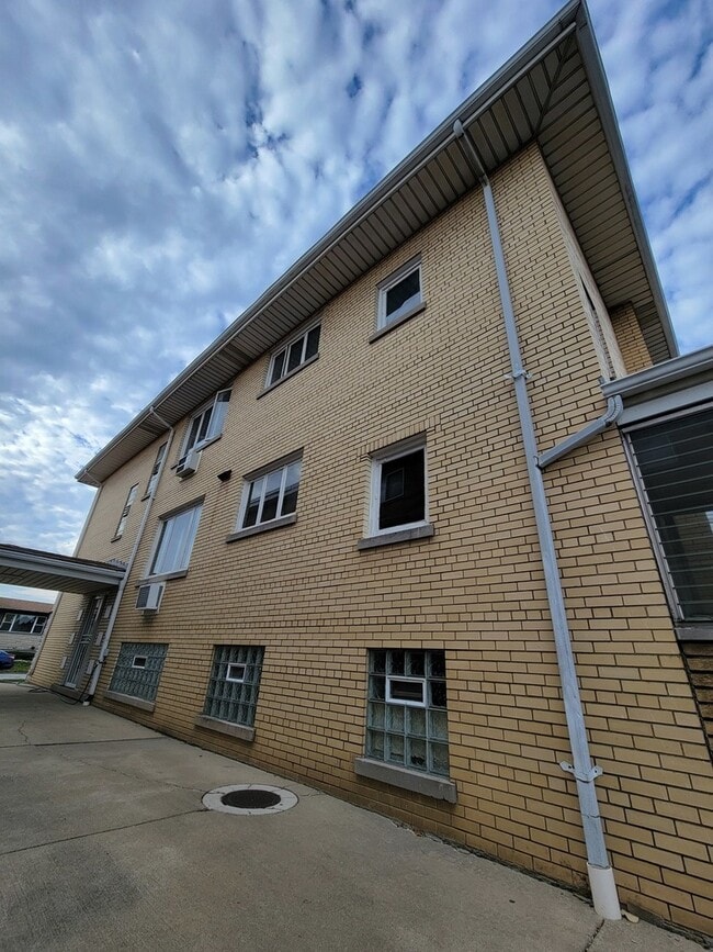 9225 S Cregier Ave in Chicago, IL - Building Photo - Building Photo