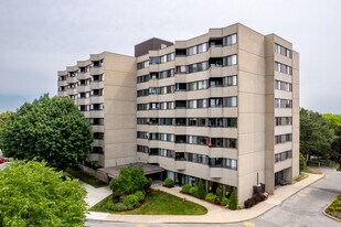 Manoir Cardinal in Laval, QC - Building Photo