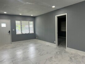 2218 Roosevelt St in Hollywood, FL - Building Photo